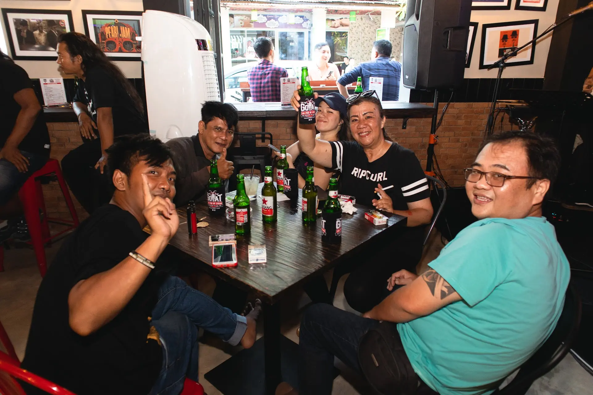 Extroverts & Sports Fans: Your Happy Seminyak Home Found! 1