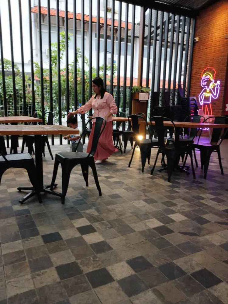 Wizzmie MERR Surabaya 3