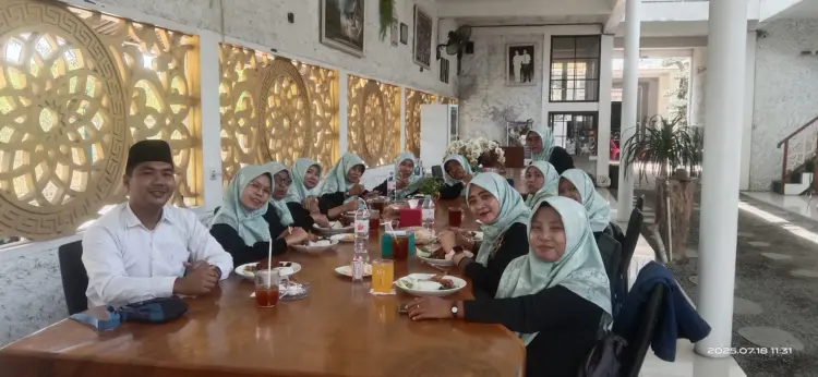 Bebek Pinggir Sawah Cafe & Eatery 3