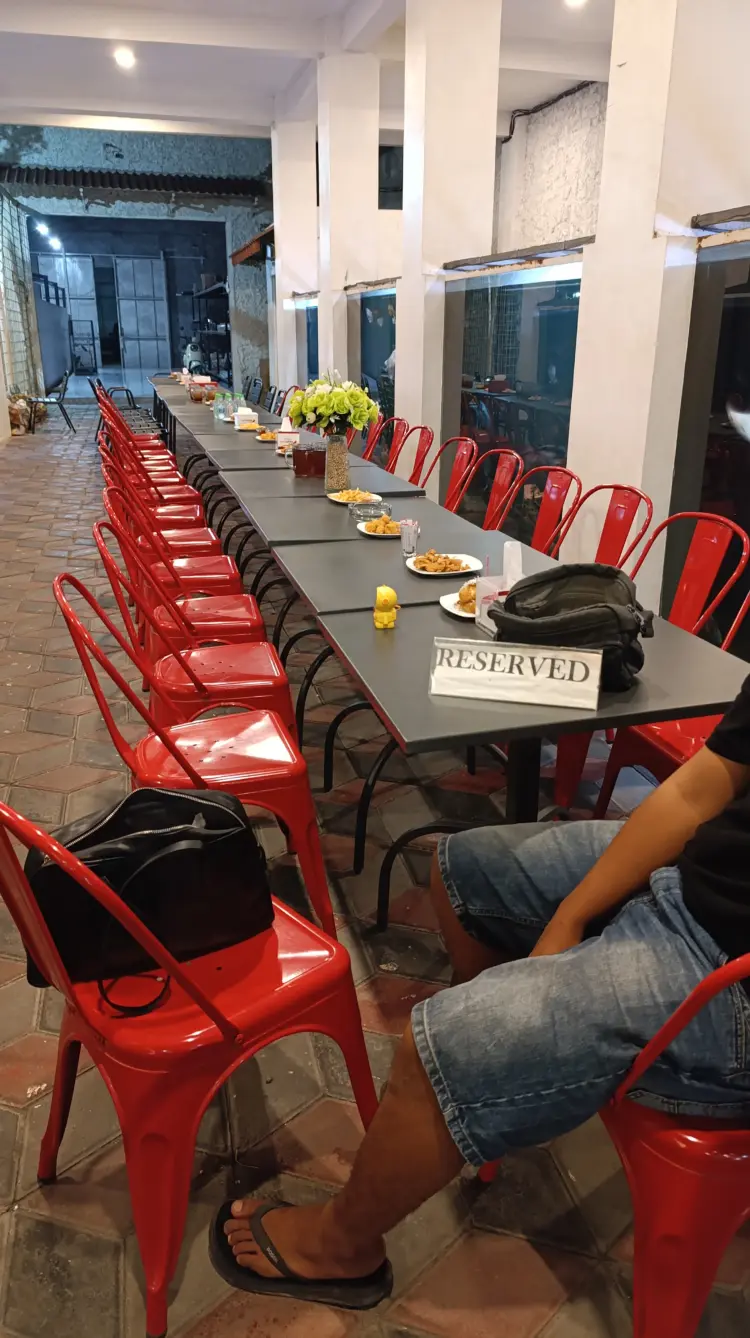 Bebek Pinggir Sawah Cafe & Eatery 2