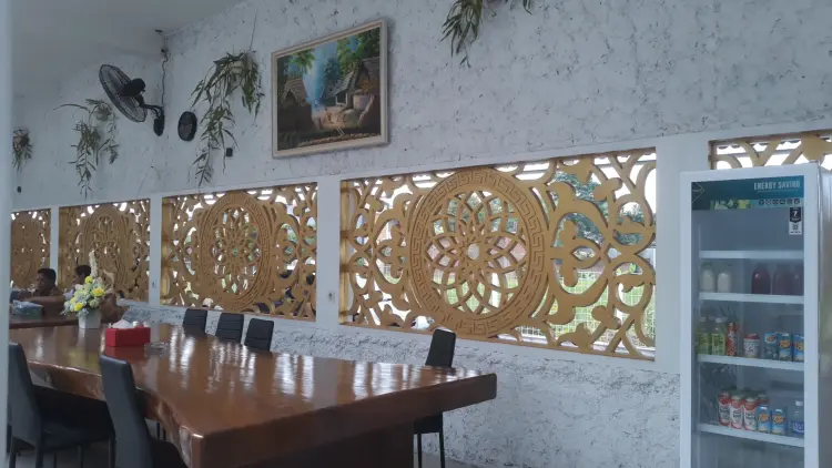 Bebek Pinggir Sawah Cafe & Eatery 10