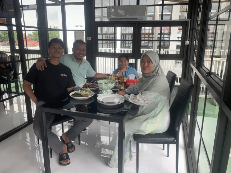 Bebek Pinggir Sawah Cafe & Eatery 9