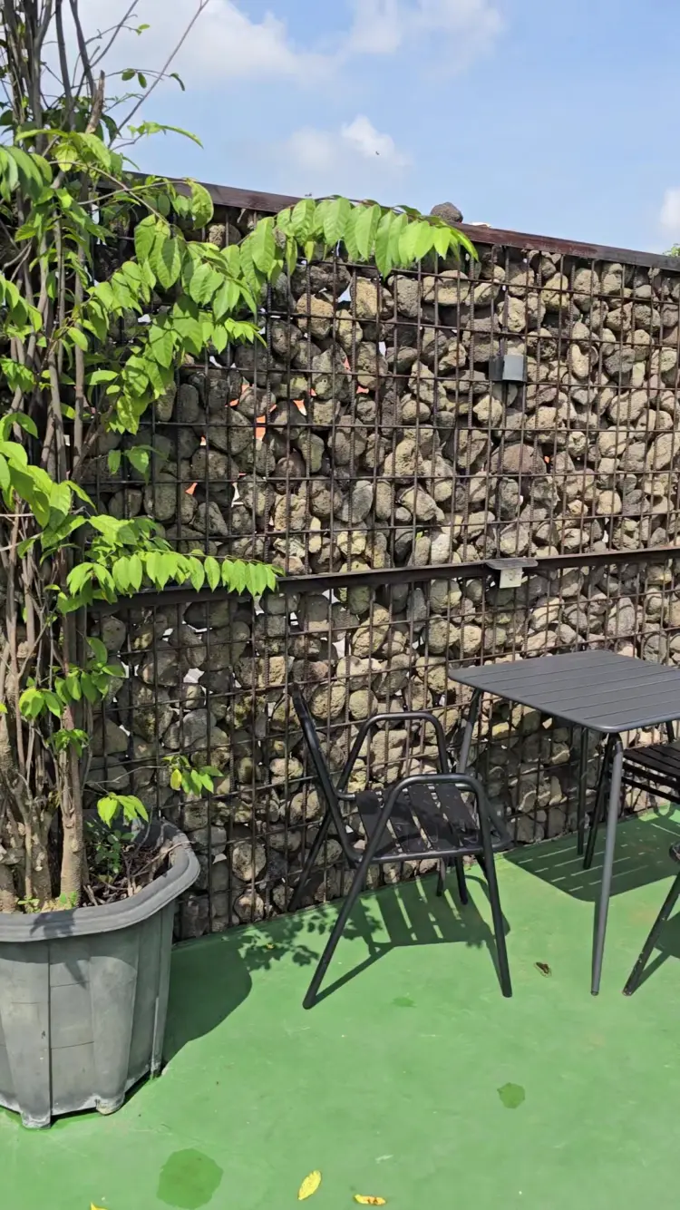 Bebek Pinggir Sawah Cafe & Eatery 7