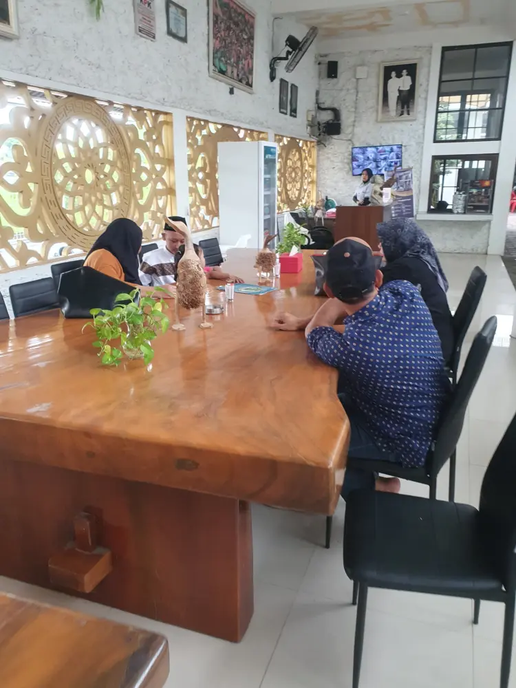 Bebek Pinggir Sawah Cafe & Eatery 6