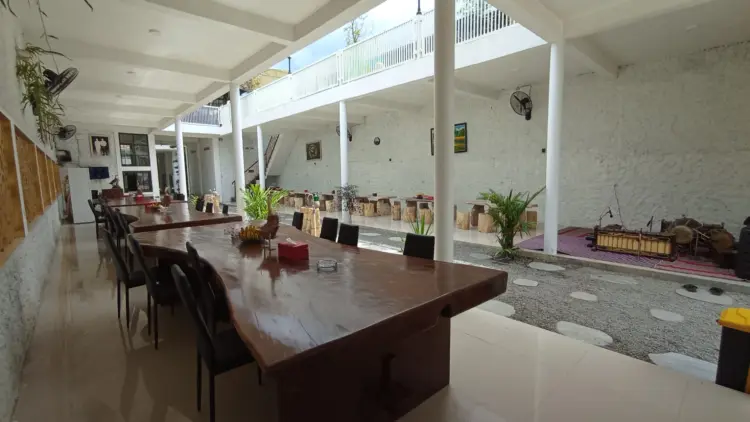 Bebek Pinggir Sawah Cafe & Eatery 5