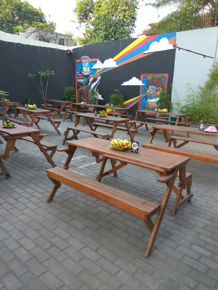 Juwana Town Cafe & Resto 9