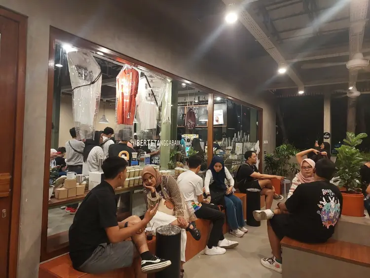 Toko Kopi TUKU - GBK, Senayan 6