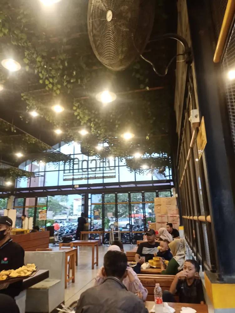 Mie Gacoan Bekasi - Golden City 6