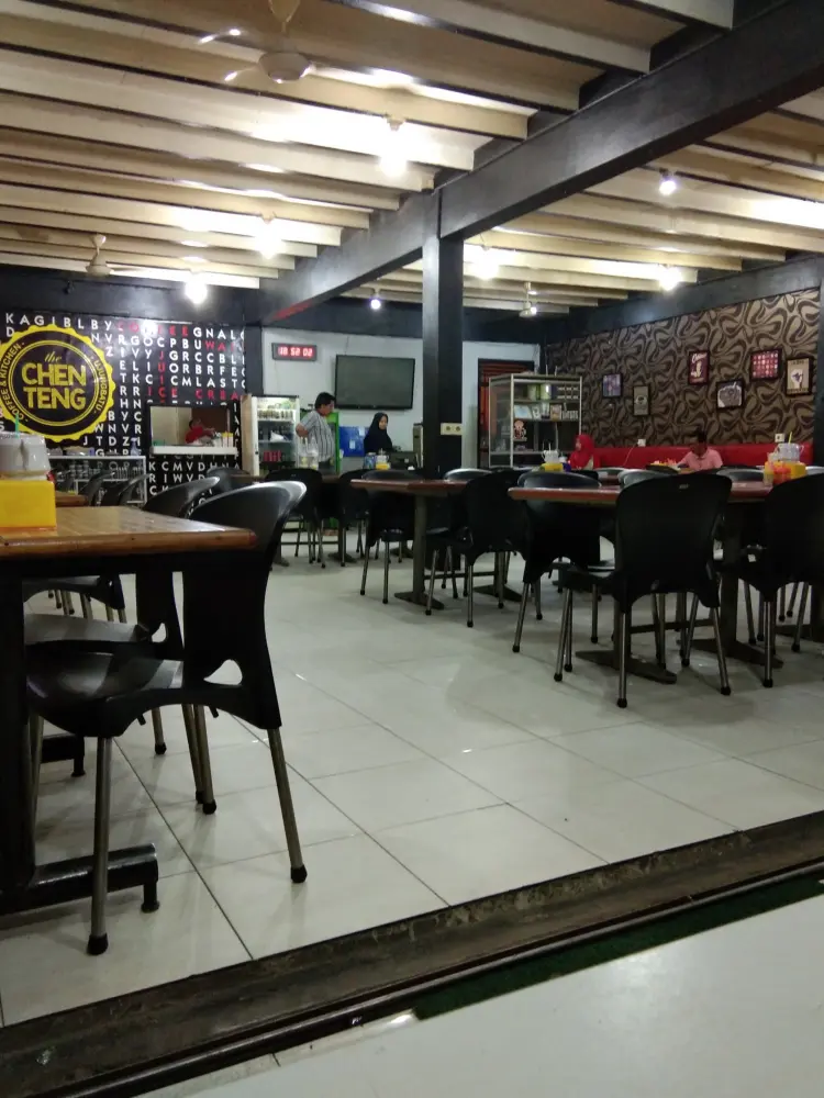 Chen Teng Cafe 10