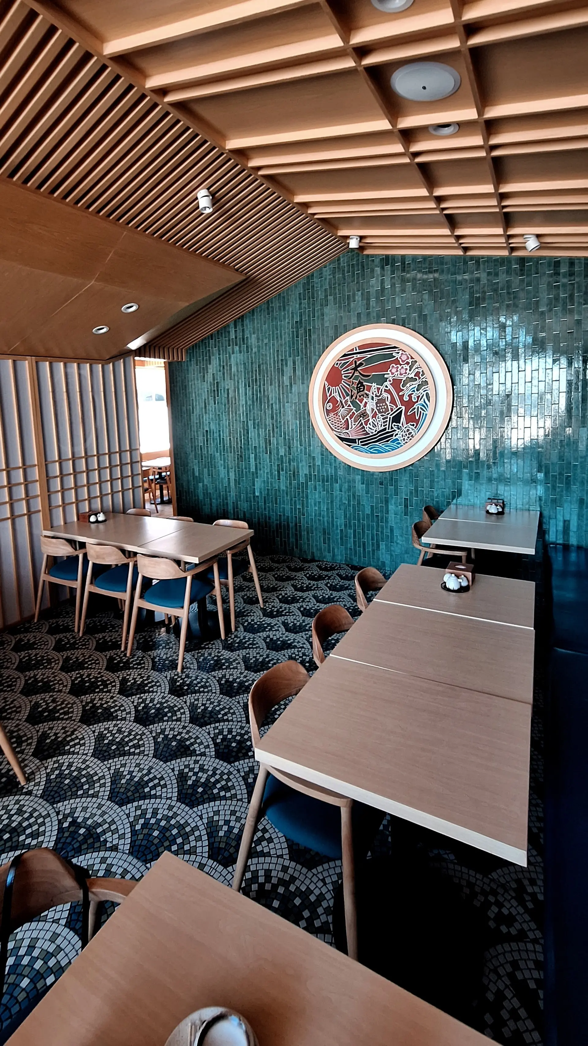 班贾马辛这家网红日料,是来吃饭还是蒸桑拿? 4