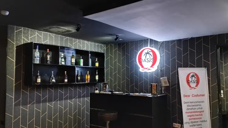 OASIS KARAOKE & LOUNGE 2