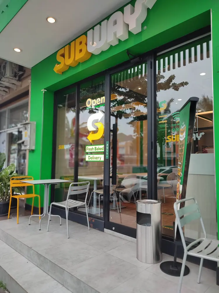 Subway Grand Wisata 1