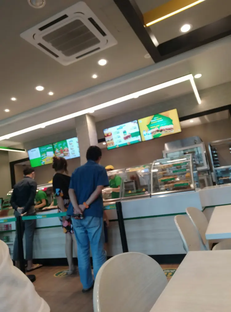 Subway Grand Wisata 6