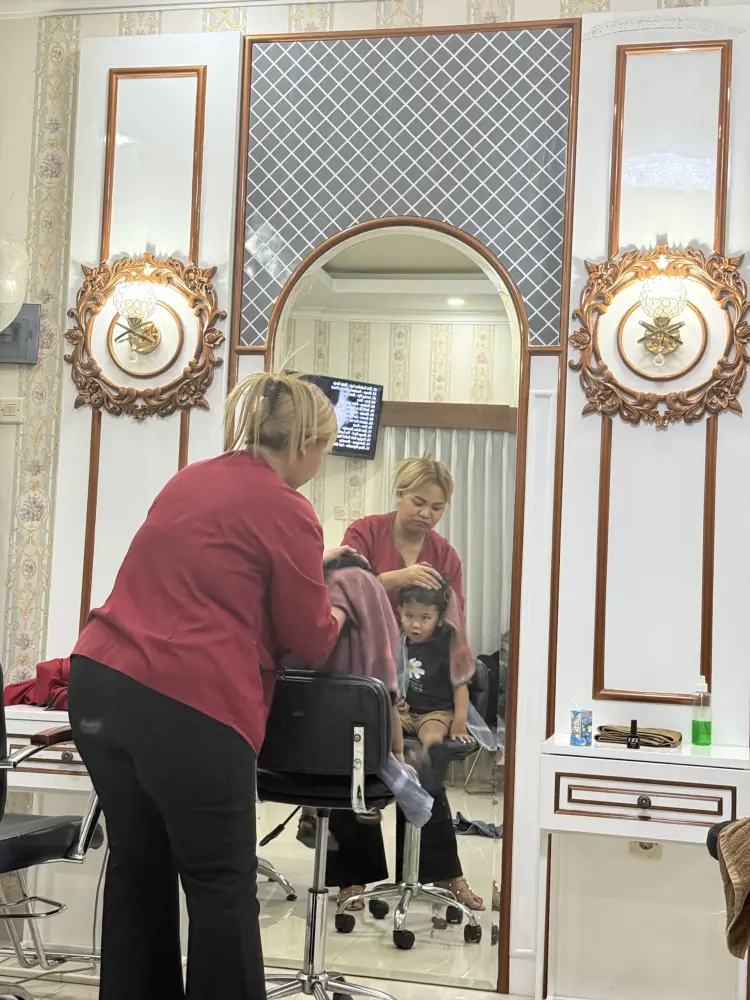 Annisa Salon & Spa (Dukuh Zamrud) 1