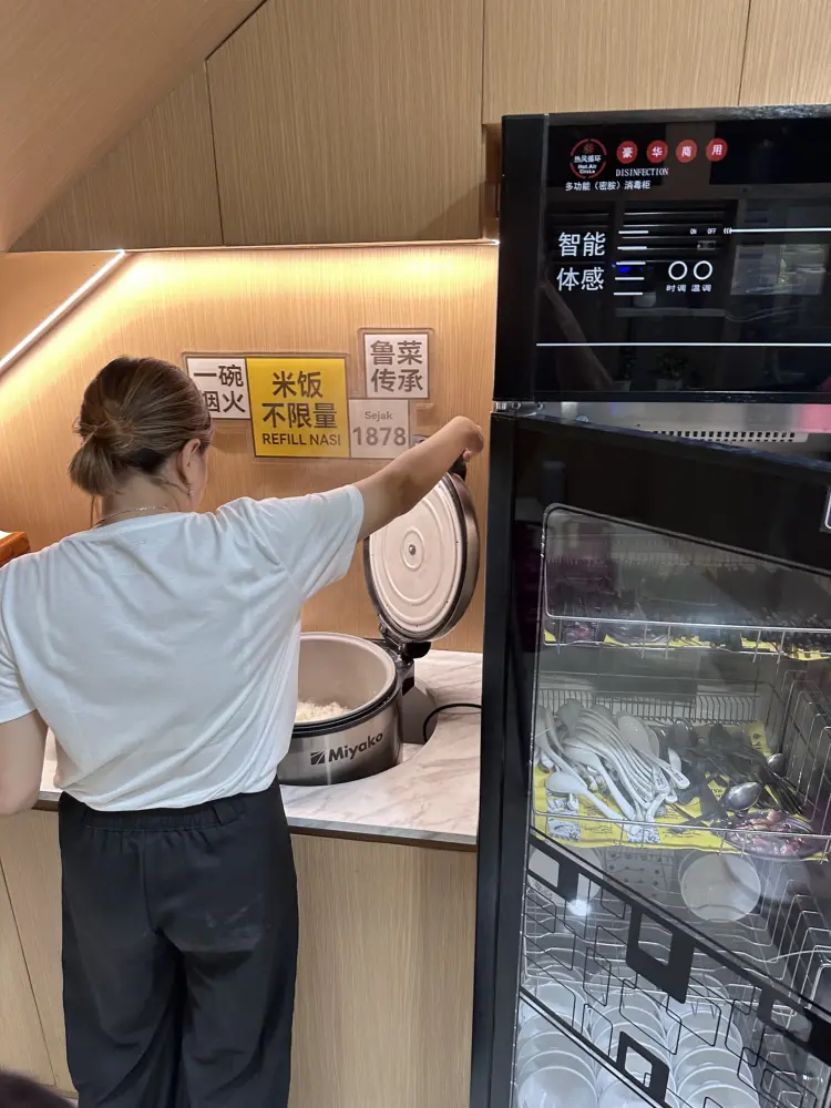 Yangs Braised Chicken Rice Green Lake 7