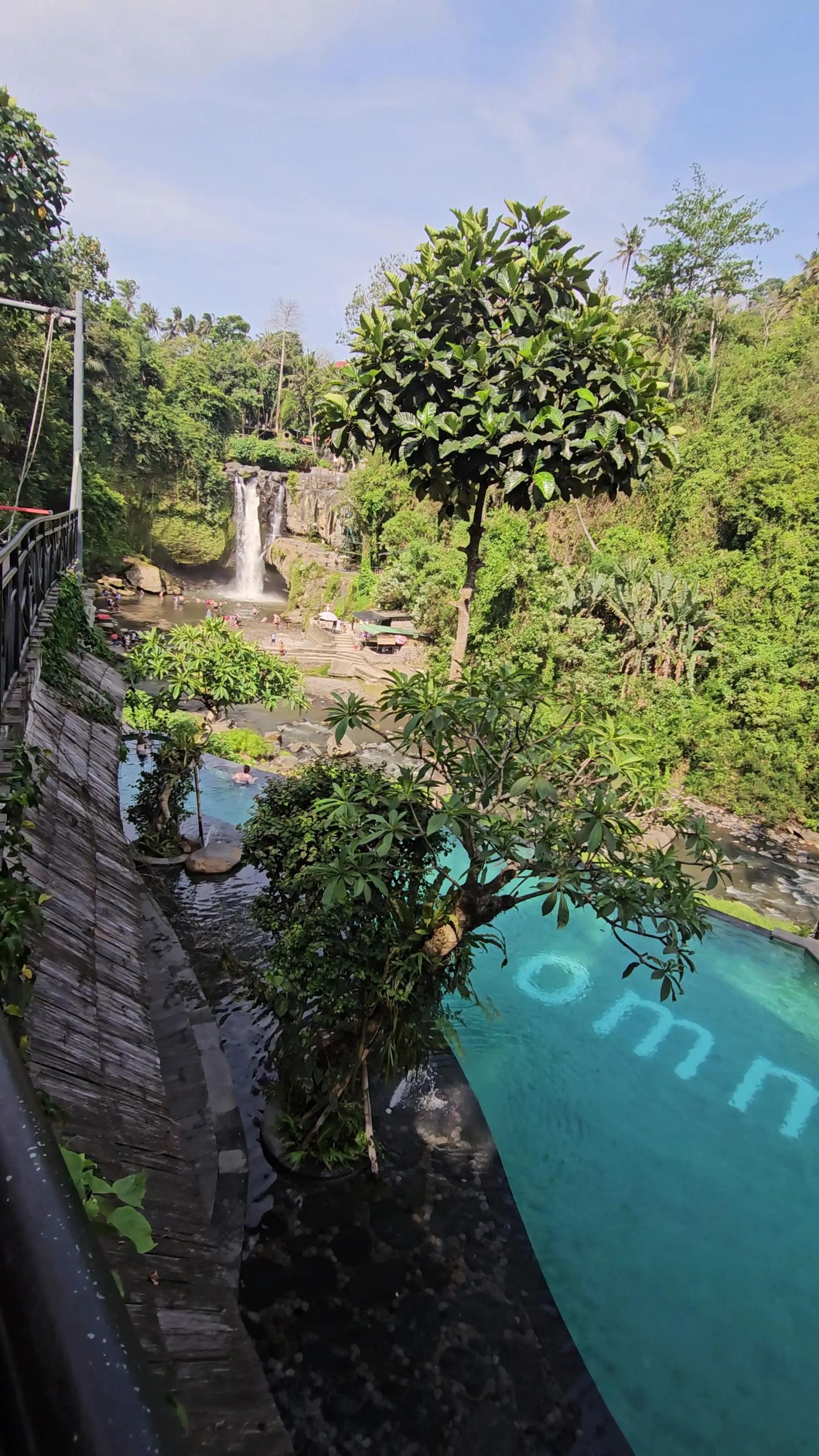 View air terjunnya Mantap, tapi makanannya worth it gak sih? Review jujur Omma Dayclub 3