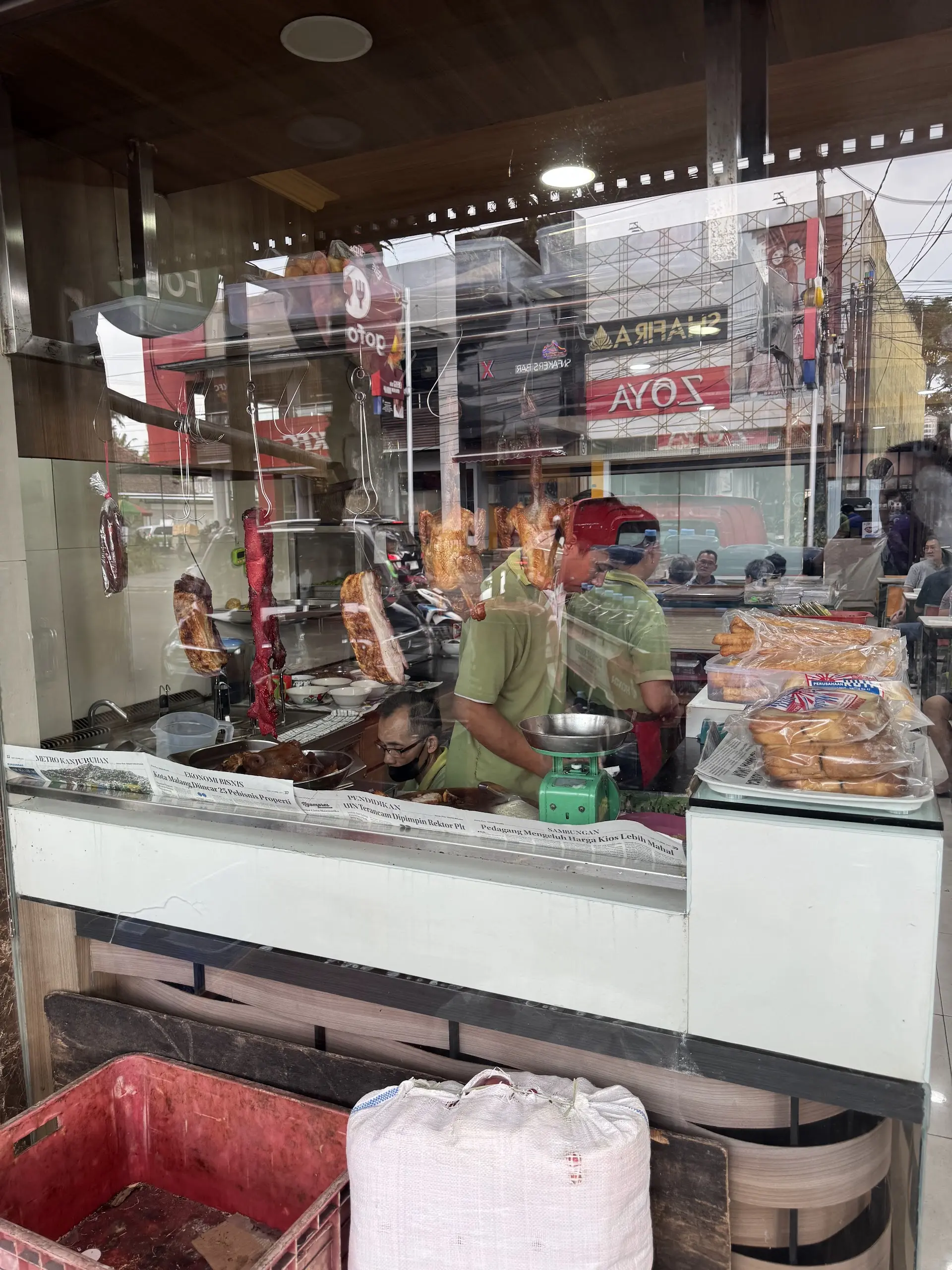 Pecinta Babi Merapat! Suara kriuk Siobak legendaris 60 tahun di Malang ini Mantap, bisa didengerin seharian 6