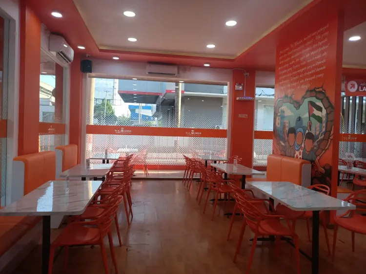 Almaz Fried Chicken Pettarani Makassar 3