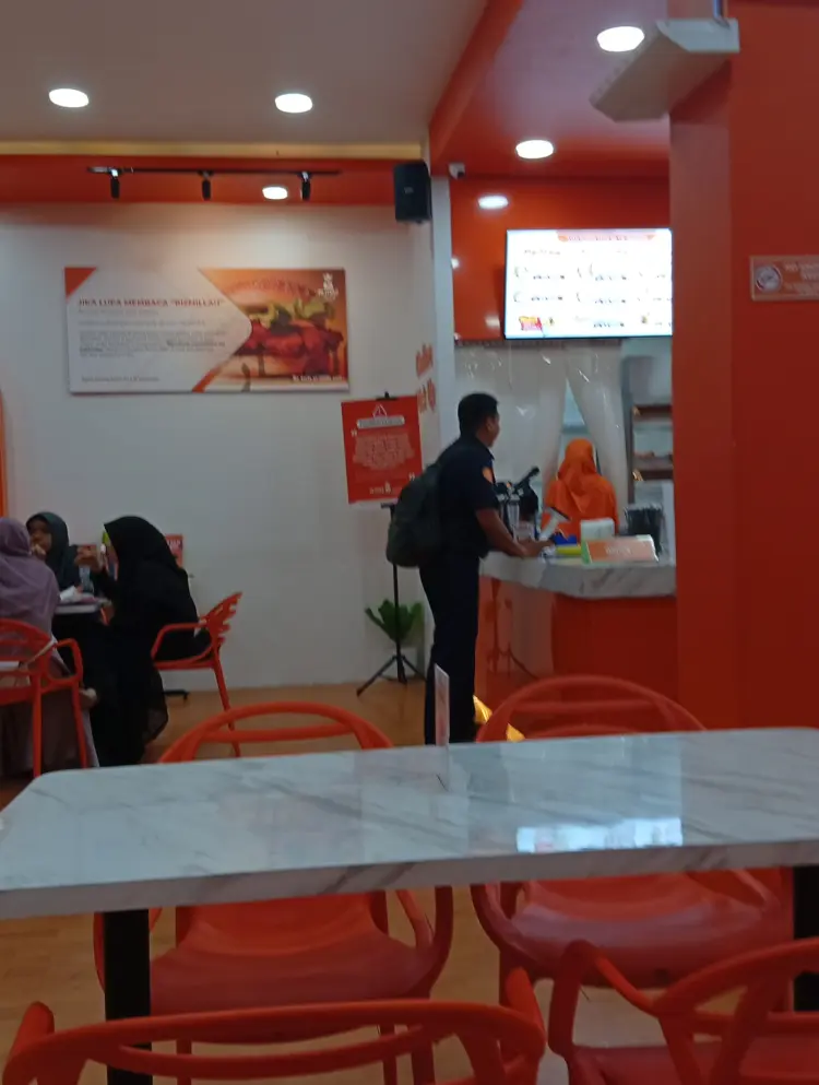 Almaz Fried Chicken Pettarani Makassar 2
