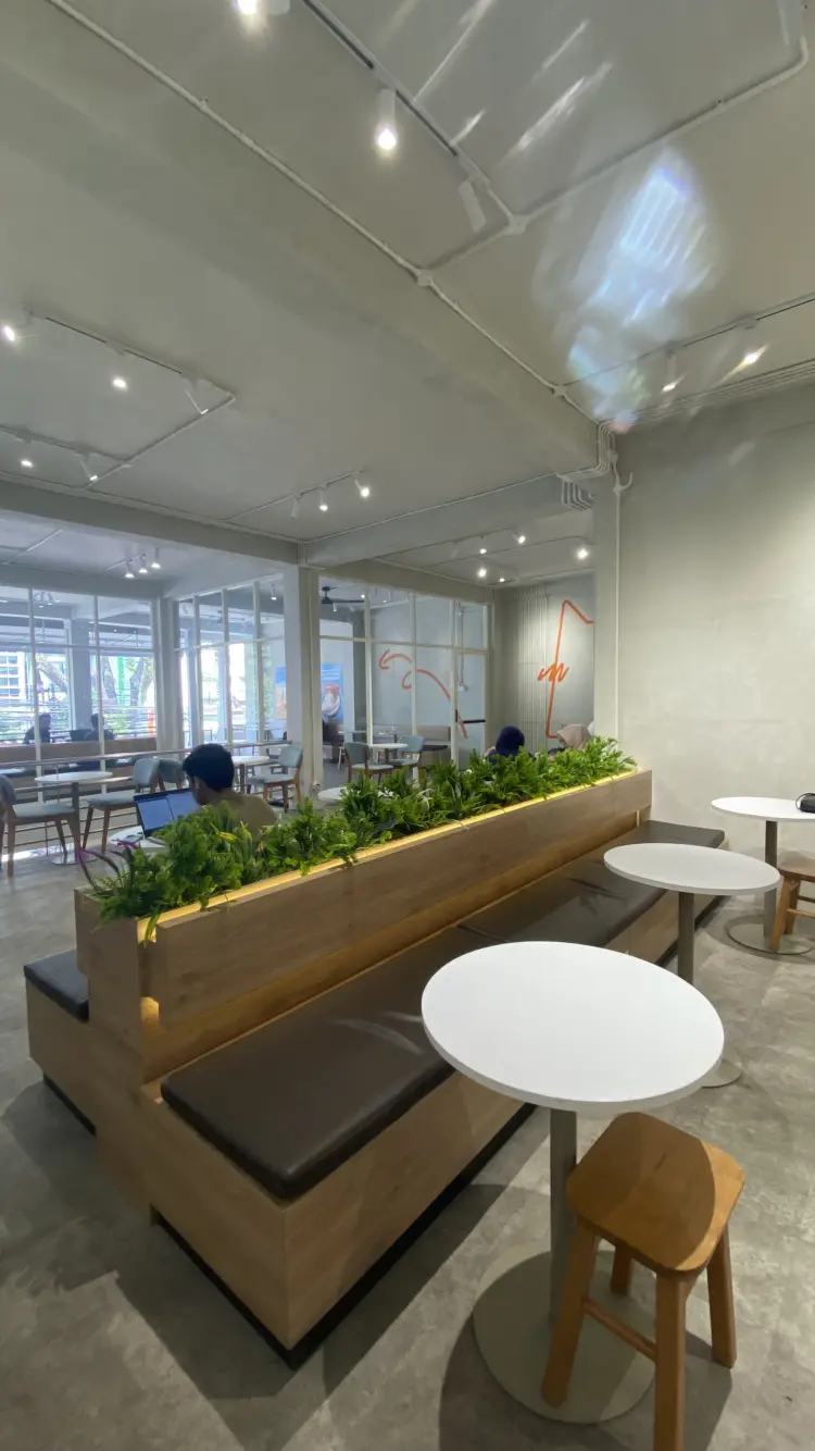 Tomoro Coffee - UNISMA 7