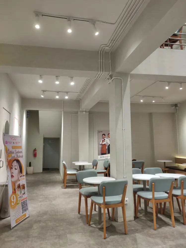 Tomoro Coffee - UNISMA 9