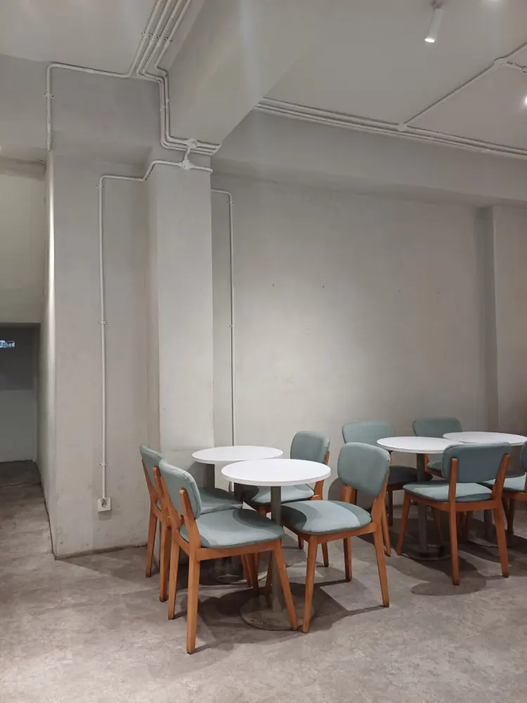 Tomoro Coffee - UNISMA 10