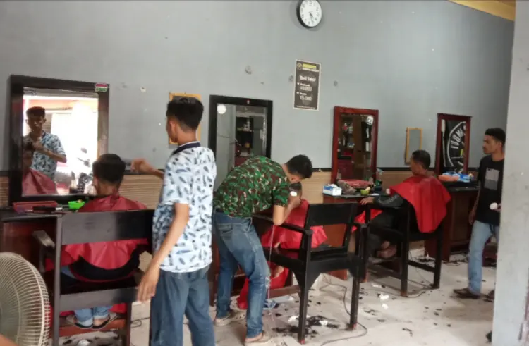 Mahkota pangkas rambut 1