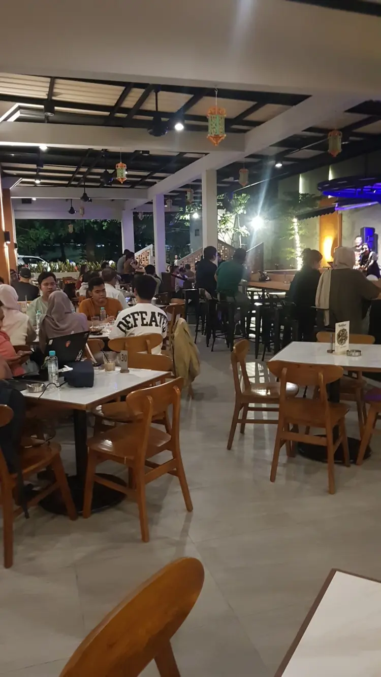 Kedai Kopi Tjan, Kayu Putih 2