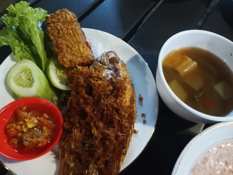 Kedai Kopi dan Pecak Ramboetan 10