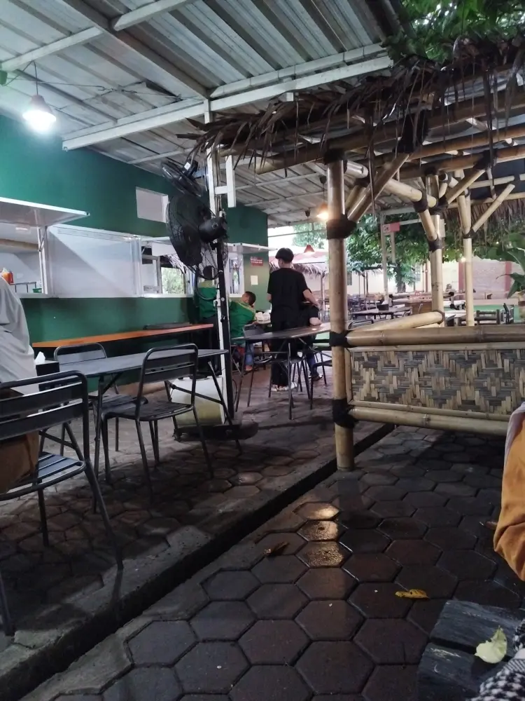 Kedai Kopi dan Pecak Ramboetan 7