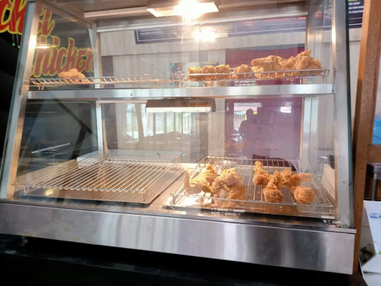 Rocket Chicken Nusa Indah 8