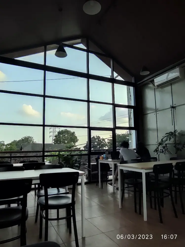 Cantine by Cendhani Raras 2