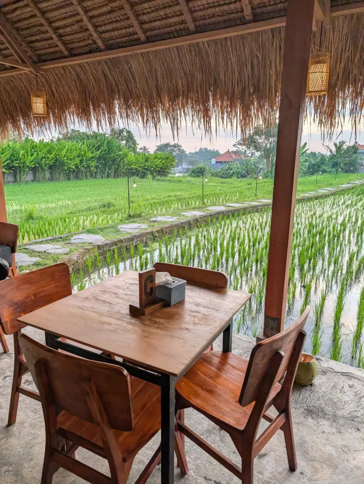 Warung Babi Guling Pande Egi 9