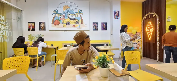 Xie Xie Ice Cream & Boba Tomoni 2