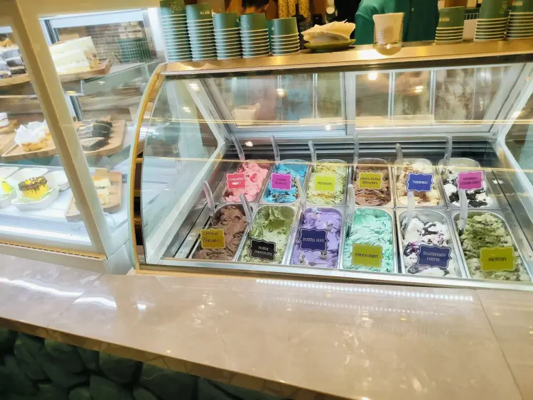 Green Fox (Coffee•Kitchen•Gelato) 6