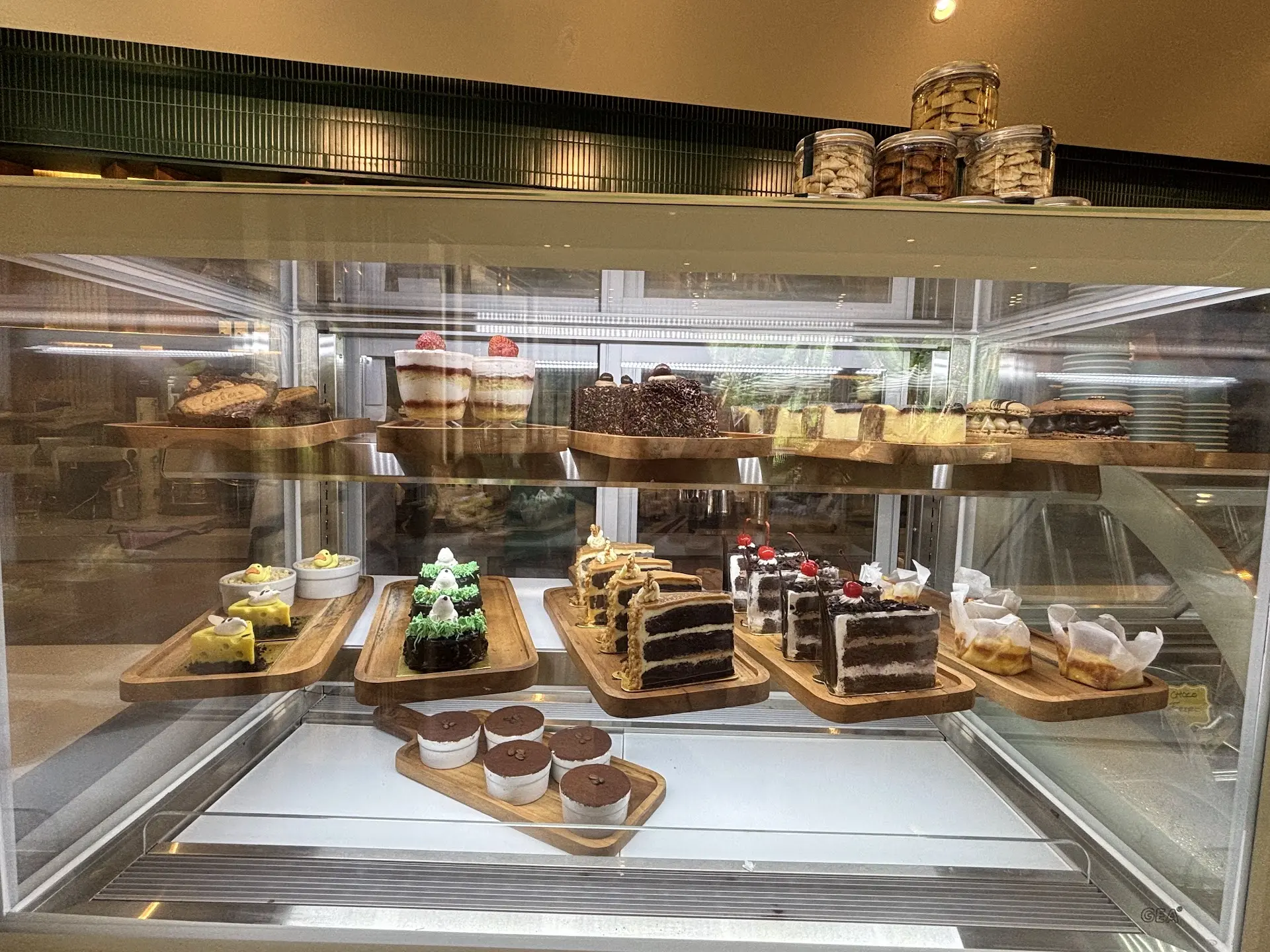 4.7 Stars on Google, Yet I Almost Walked Out? This New Bintaro Spot is Surreal. 5