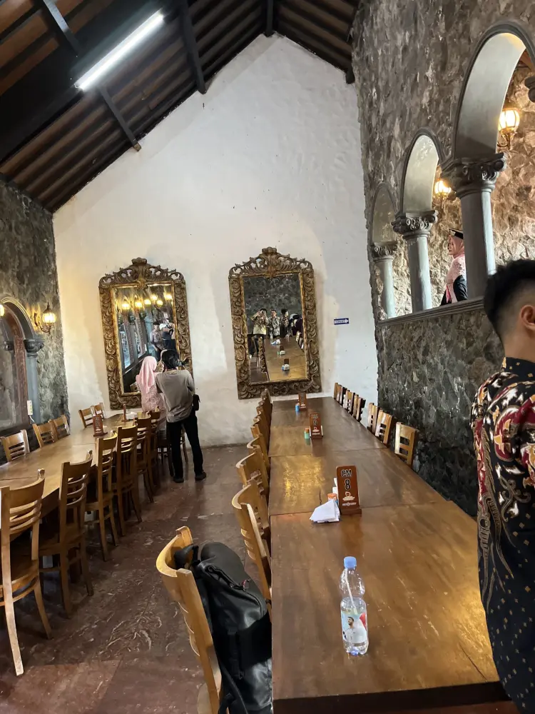 Gubug Makan Mang Engking Soragan Castle 2