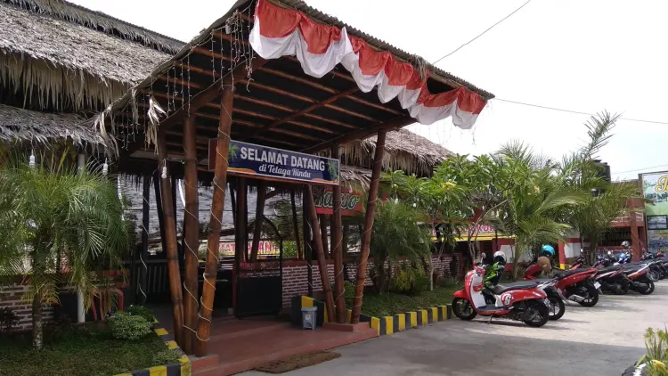 Telaga Rindu Resto Karanganyar 1