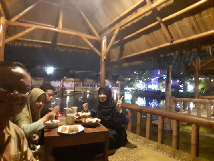 Telaga Rindu Resto Karanganyar 2