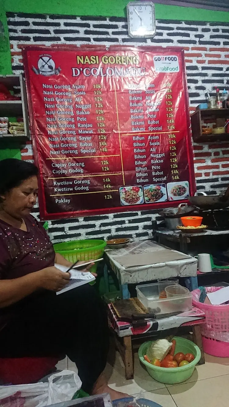 Nasi goreng De'colomadu 2