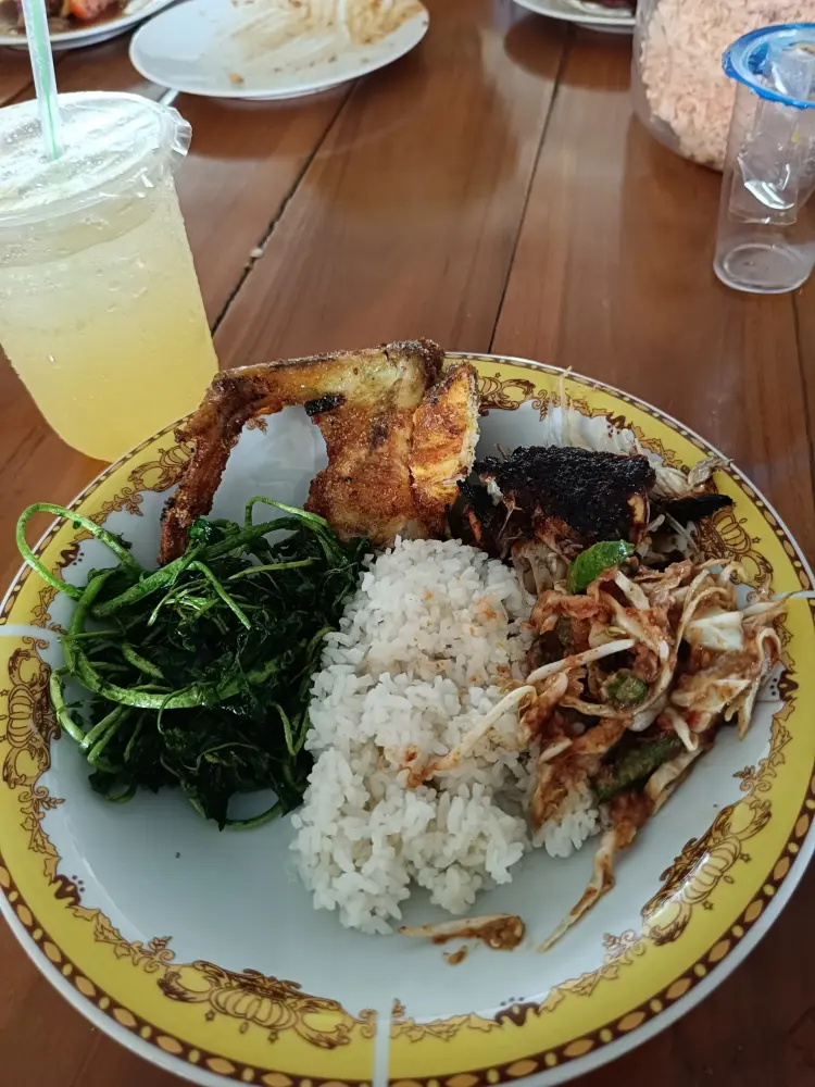 Botram Yu Lesehan RM Sawargi Sumedang 6