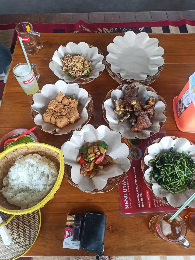 Botram Yu Lesehan RM Sawargi Sumedang 3