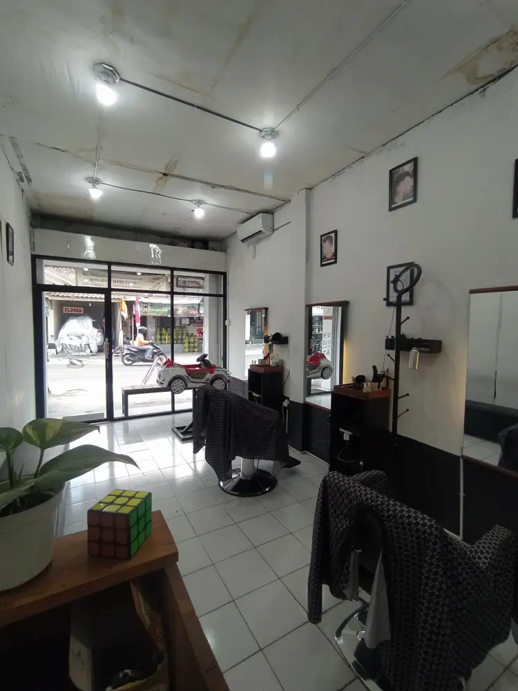 Moza Barbershop 1