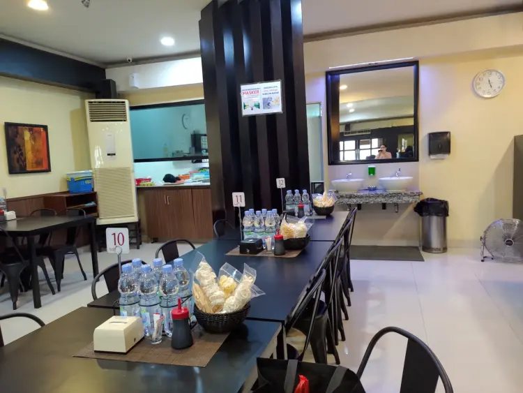 Ayam Goreng Sulawesi IBU TINI 4