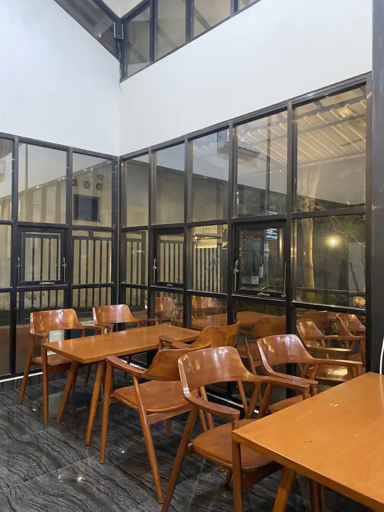 Lifika Cafe (Coffee & Coworking Space) 3