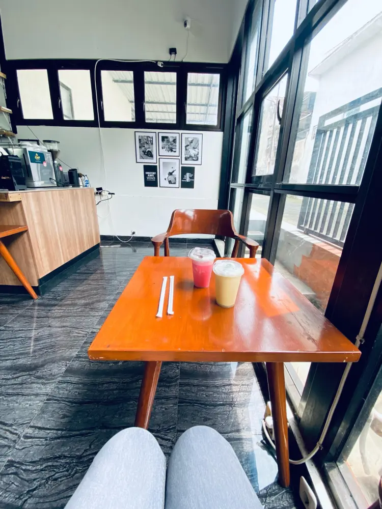 Lifika Cafe (Coffee & Coworking Space) 5