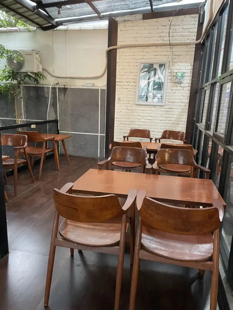 Lifika Cafe (Coffee & Coworking Space) 4