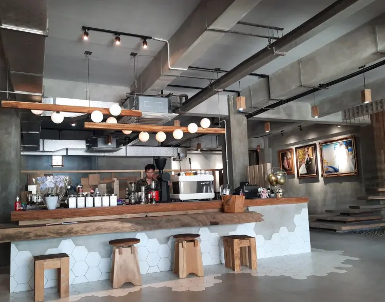 Glucklich Resto & Bakery 1