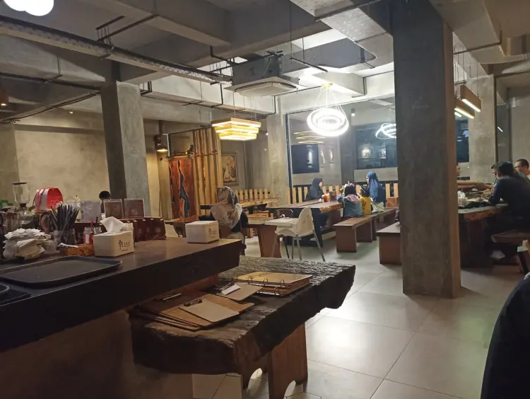 Glucklich Resto & Bakery 8