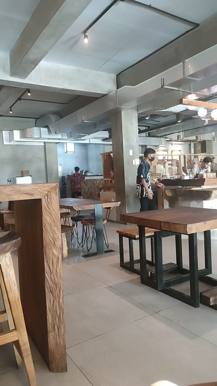 Glucklich Resto & Bakery 9